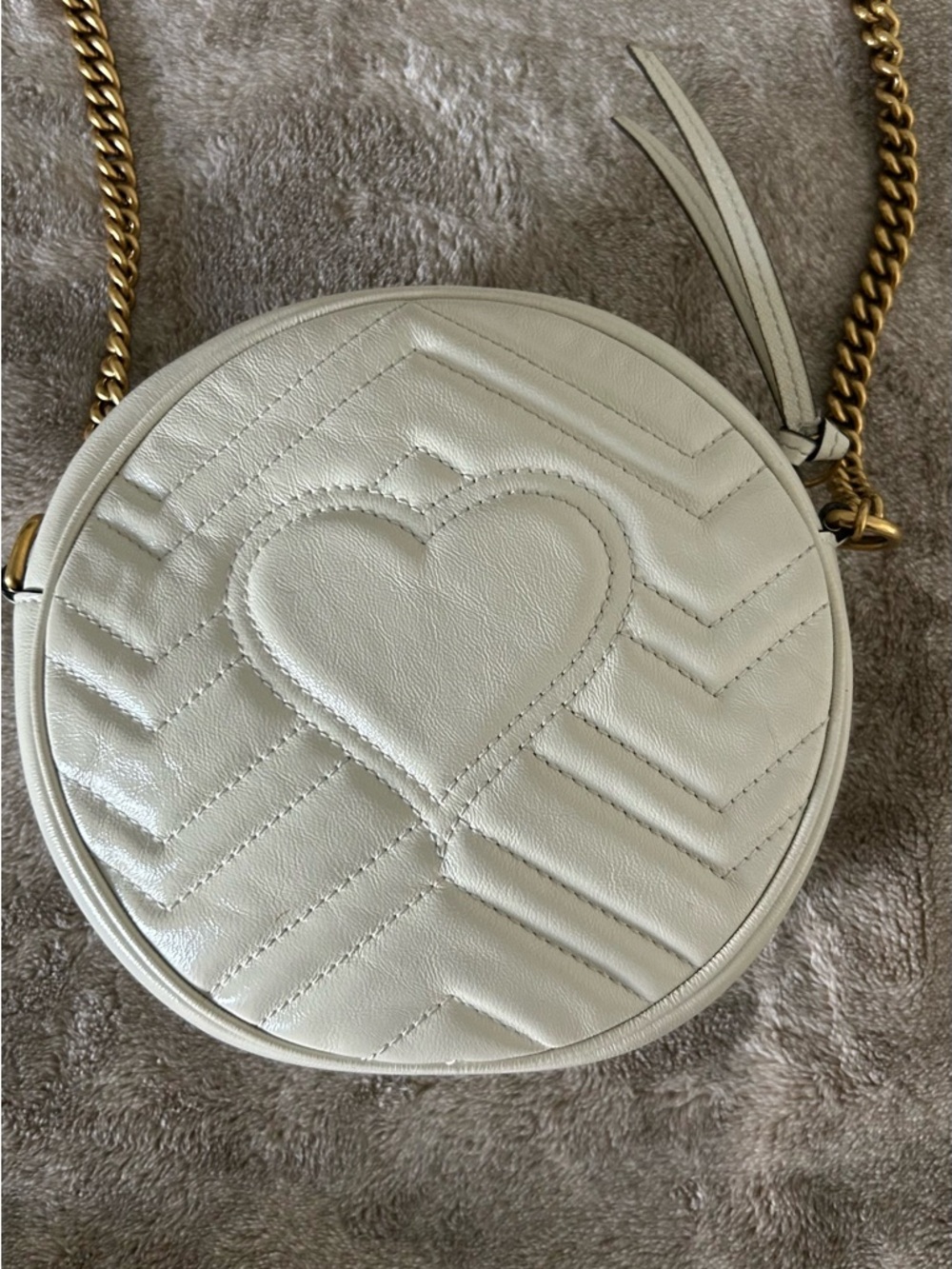 Gucci White Chevron Quilted Round Leather Crossbody with Gold GG - Picture 2 of 5